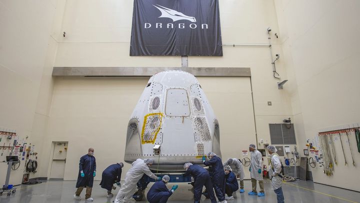 Statek kosmiczny Dragon od SpaceX wykorzystuje ekrany dotykowe - ilustracja #1