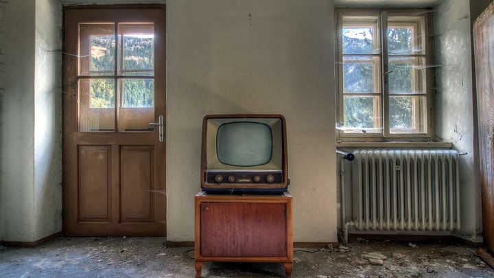 Stary telewizor powodował awarie Internetu w całej wsi - ilustracja #1