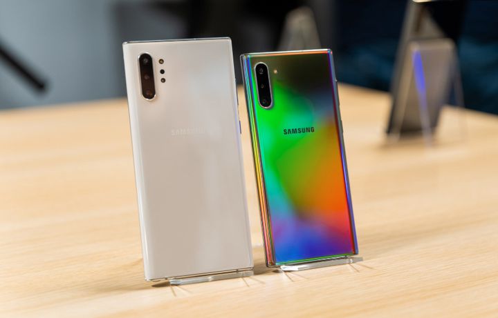 Telefony różnią się m.in. rozmiarem i liczbą aparatów. - Samsung Galaxy Note 10 i Note 10+ - znamy polską datę premiery i cenę - wiadomość - 2019-08-08