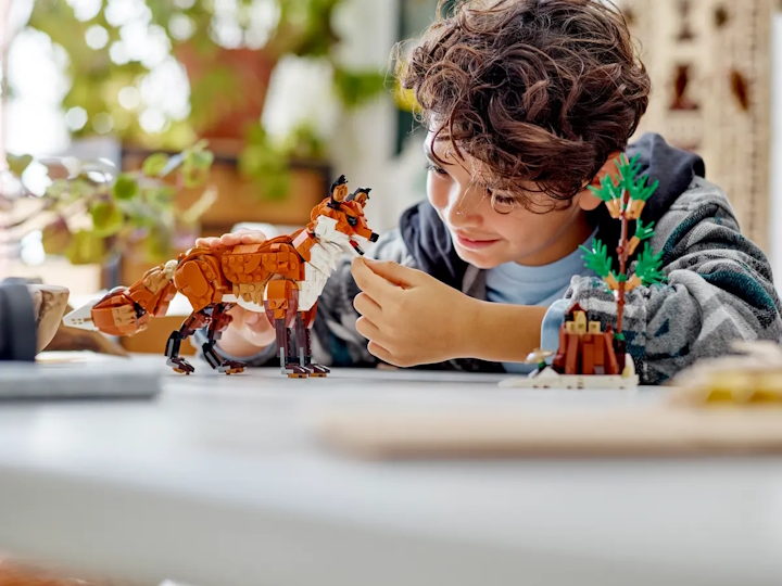 Źródło: LEGO - Amazon Black Friday Weeks to najlepsza okazja, by kupić fajnego liseła z LEGO. Ten model uświetni nasz pokój, ewentualnie zje parę klockowych kur - wiadomość - 2024-11-22