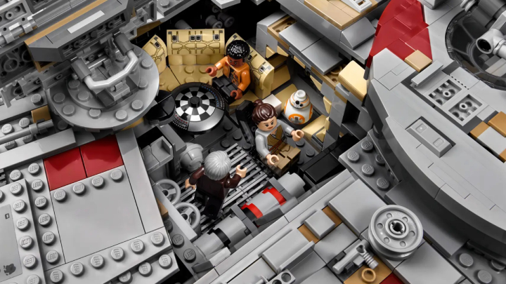 Fonte: materiale promozionale LEGO.pl - LEGO Star Wars Il Millennium Falcon è un'enorme replica della nave che ha percorso la rotta verso Kessel in meno di dodici parsec - messaggio - 20/04/2024