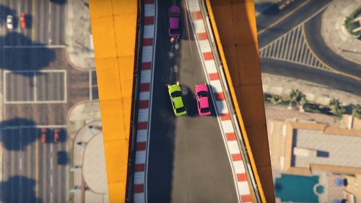 Się jeździ, się strzela… a pod nami toczy się całkiem normalne życie… - Grand Theft Auto Online: Tiny Racers – nowe DLC budzi miłe wspomnienia - wiadomość - 2017-04-21