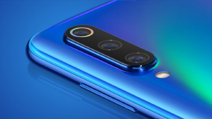 Uwagę zwraca zastosowanie trzech obiektywów w aparacie głównym, co powinno zapewnić bardzo wysoką jakość zdjęć. - Xiaomi Mi 9 oficjalnie – flagowy smartfon ze Snapdragonem 855 - wiadomość - 2019-02-21