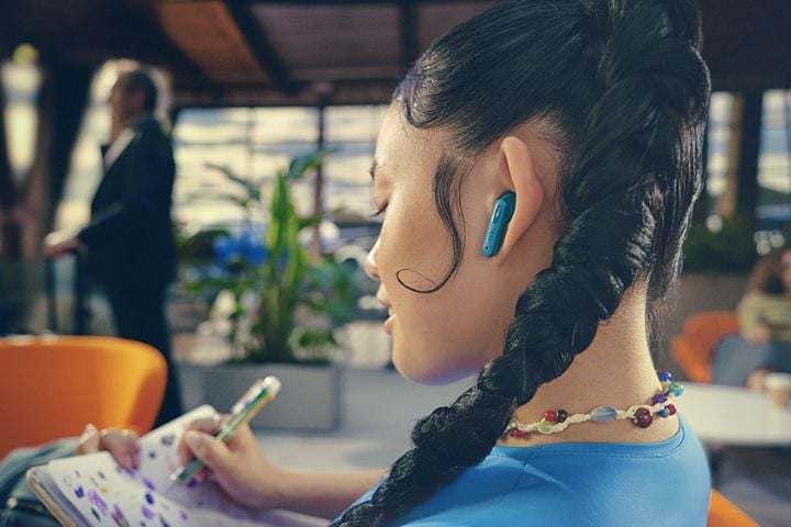 Źródło: JBL - Takie słuchawki mogłabym dostać pod choinkę! Pchełki JBL są teraz dostępne prawie 180 zł taniej niż w sklepie producenta - wiadomość - 2025-12-12