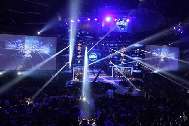 W Counter-Strike: Global Offensive wygrało faworyzowane Fnatic, ale widzowie obejrzeli w finale bardzo wyrównaną walkę. - IEM 2015 w Katowicach zakończony - poznaliśmy ostateczne rozstrzygnięcia - wiadomość - 2015-03-16