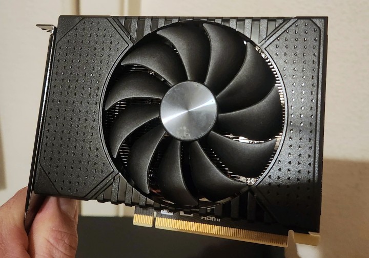 Zamiast topowego RTX 4070 Ti, graczowi odesłano RTX 3050. Źródło: Adowad, Reddit - Gracz wysyła swojego GeForce RTX 4070 Ti do naprawy - zamiast karty graficznej za 3500 zł otrzymuje RTX 3050 - wiadomość - 2024-04-11