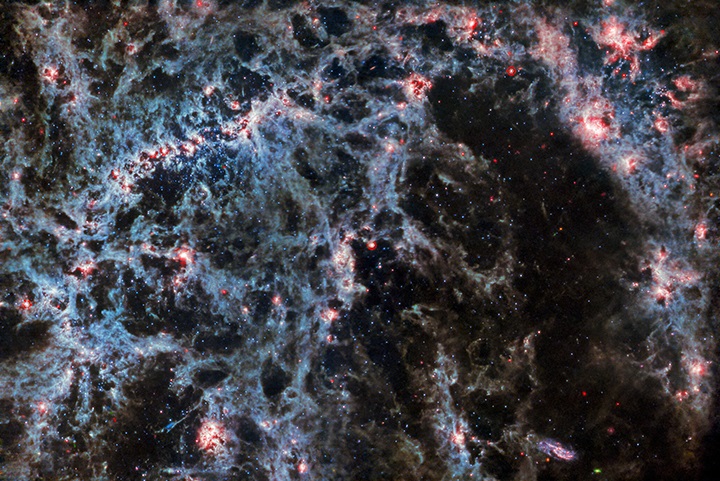 Niezwykłe spostrzeżenia Teleskopu Webba: Lepsze spojrzenie na galaktykę NGC 5068 i jej gwiazdozbiór - ilustracja #2