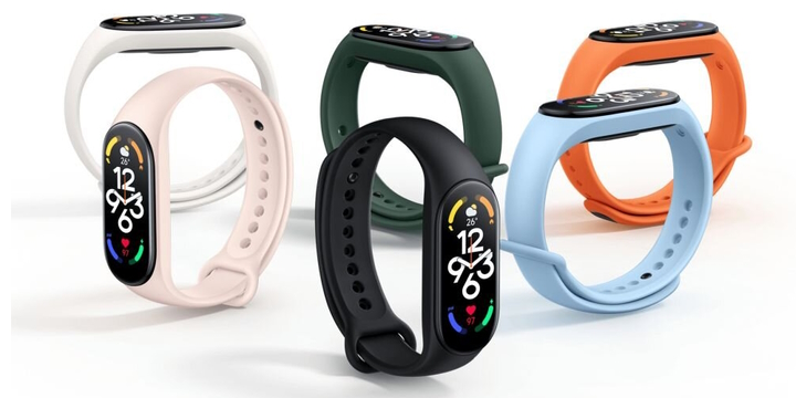 Jeśli nie lubisz smartwatchy, może wybierzesz smartbanda? Sportowa opaska od Xiaomi w bardzo dobrej cenie - ilustracja #1