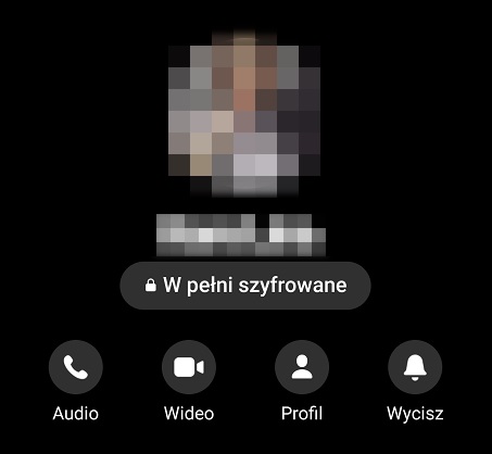 Szyfrowane czaty w Messengerze otrzymują oznaczenie „W pełni szyfrowane”. Źródło: własne.