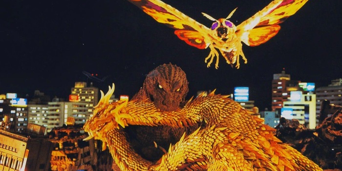 Źródło fot.: Godzilla, Mothra, król Ghidora: Gigantyczne potwory atakują; Shusuke Kaneko; Toho Studios; 2001 - Najlepsze filmy o Godzilli, nasze top 10 - wiadomość - 2024-01-18