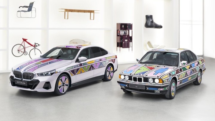 BMW i5 Flow NOSTOKANA i BMW 525i Flow Art Car z 1991 roku. Źródło: BMW - To elektryczne BMW łączy sztukę, nowoczesną technologię i potrafi zmieniać wygląd - wiadomość - 2024-03-08