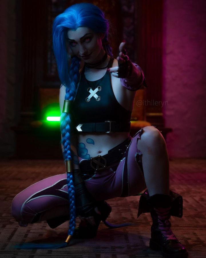 Jinx z LoL-a na świetnym cosplayu inspirowanym Arcane - ilustracja #2