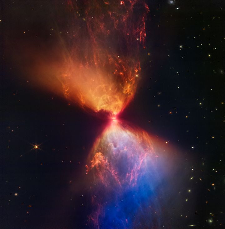 Narodziny gwiazdy na zdjęciu z teleskopu Webba - ilustracja #1