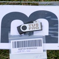 Pendrive znaleziony w trawie