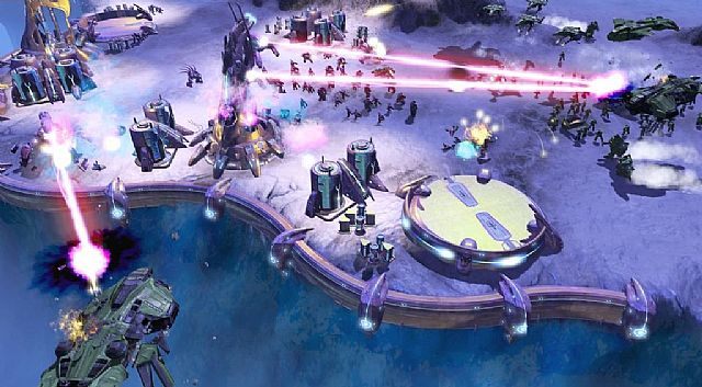 Halo Wars było jak dotąd jedyną próbą przeniesienia uniwersum Halo na grunt innych gatunków gier - Halo – sprzedano ponad 50 milionów egzemplarzy gier z serii - wiadomość - 2012-12-06