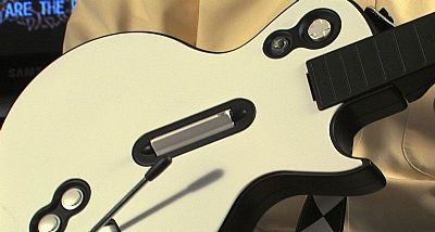 Prototypowy model gitarowego kontrolera z Guitar Hero III sfotografowany! - ilustracja #2
