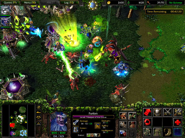 W wielu RTS-ach, jak Warcraft III: The Reign of Chaos (2002), prawy przycisk myszy pozwala wydać jednostkom rozkazy. - 2012-12-17