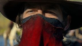 Za 4 dni ukaże się jeden z ostatnich dużych seriali Neflixa w tym roku: nie możesz przegapić nowego dzieła twórcy Synów Anarchii