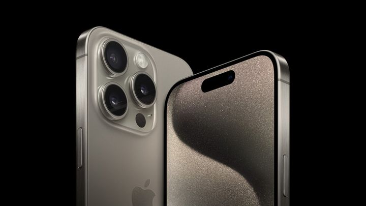 Fani Apple preferują najdroższe smartfony. iPhone 15 Pro Max może sprzedawać się najlepiej z całej serii