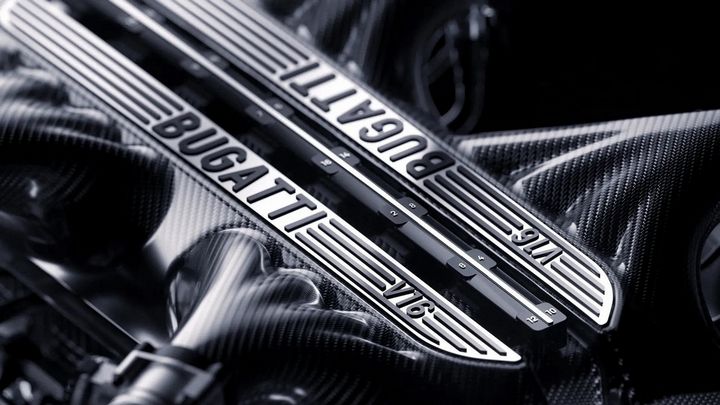 Nowe auto Bugatti to hybryda; producent pozostawi jednak 16-cylindrowy silnik