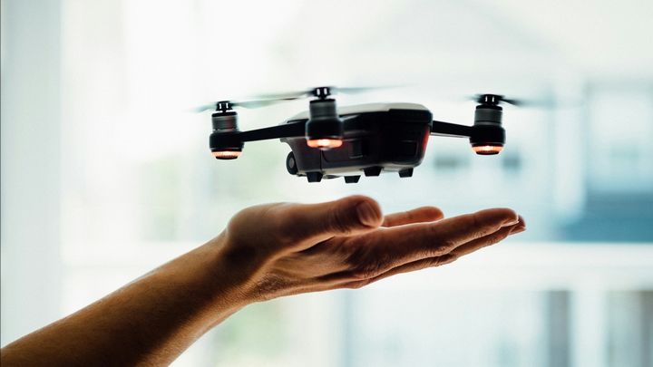 O co chodzi z darmowym dronem z Temu i dlaczego łatwiej znaleźć igłę w stogu siana