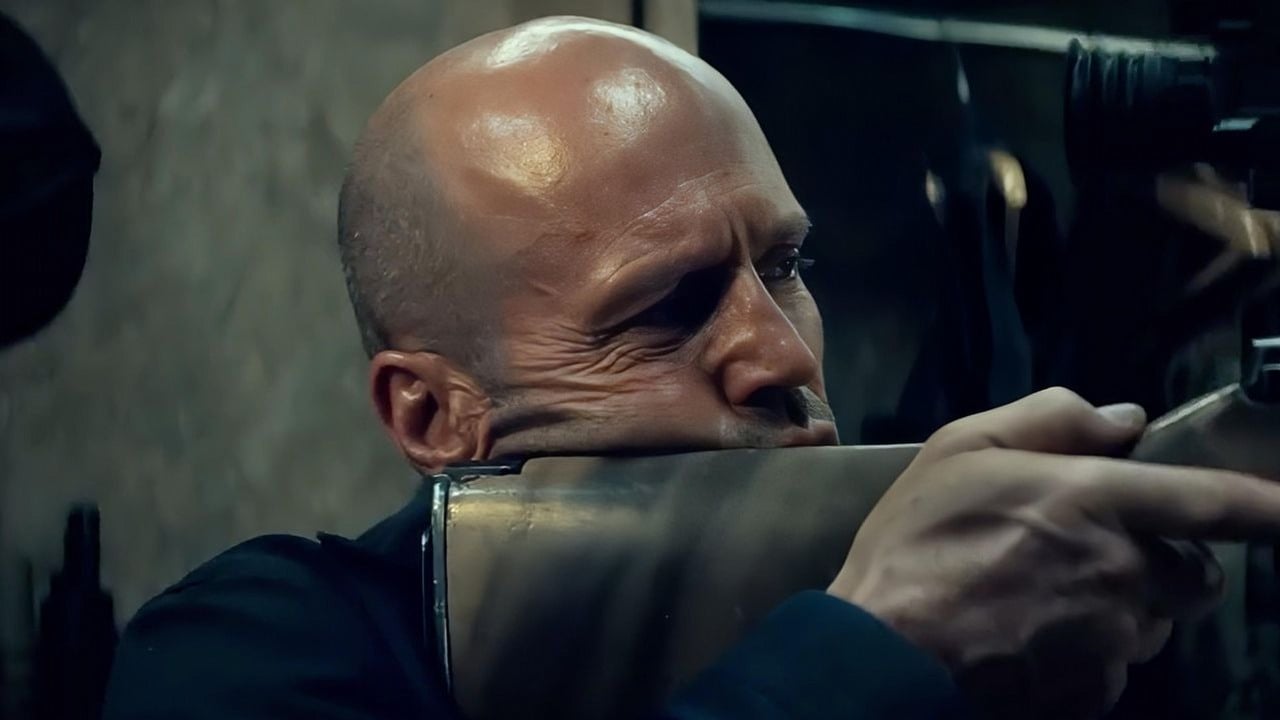 Napakowany akcją i scenami walk thriller z Jasonem Stathamem jest numerem 1 na Prime Video. Zawodowiec trafił w gusta fanów mocnego, wysokooktanowego kina