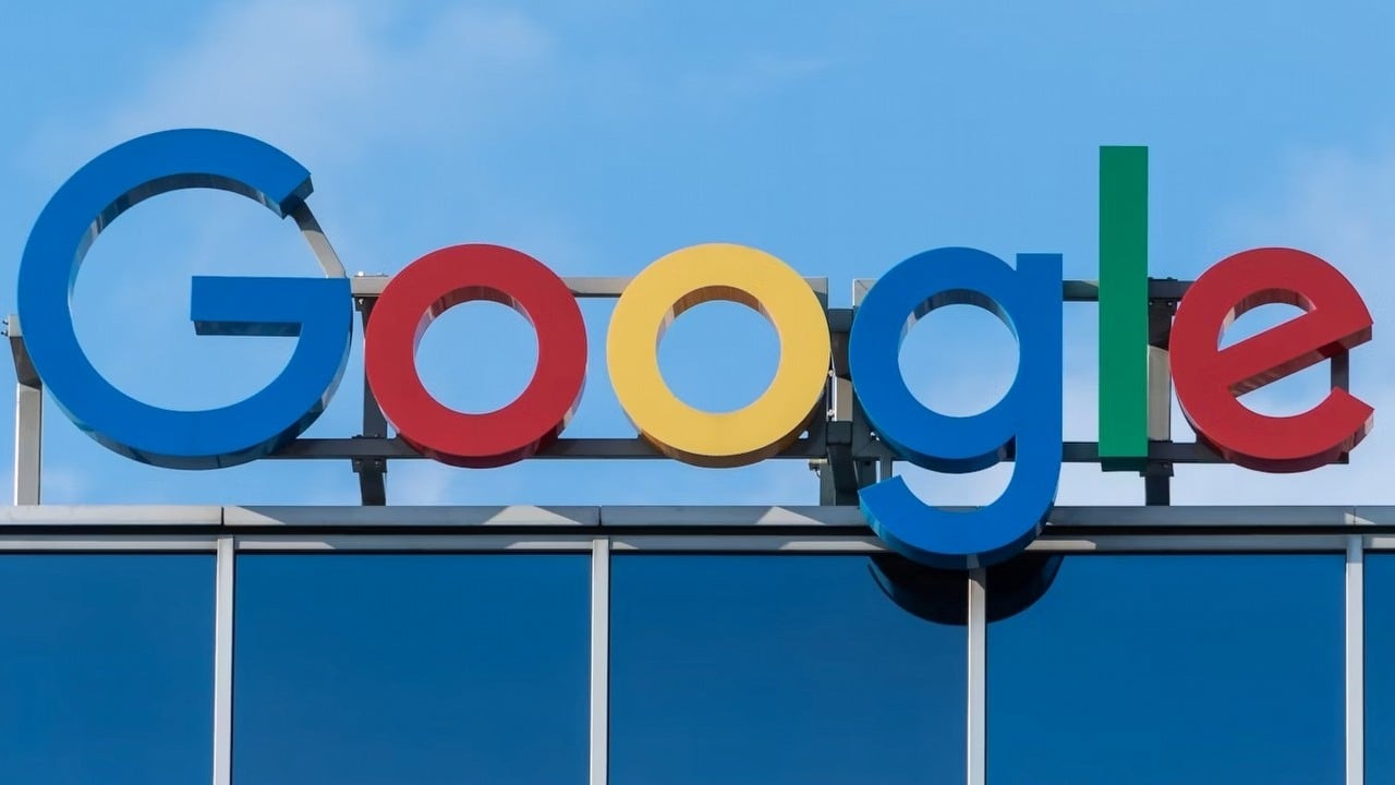Google pozwany przez giganta medialnego. AI w wyszukiwarce ma zabijać ruch na stronach