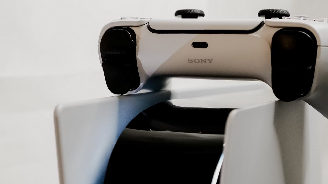 PS5 „wniosło coś wyjątkowego”, pomimo krytyki dotyczącej stopniowych usprawnień w stosunku do PS4. Twórca hitu chwali możliwości PlayStation