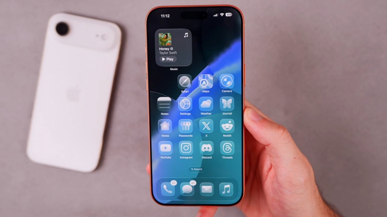 IOS 26.1 gotowy do pobrania; nowy wygląd Liquid Glass i większa wydajność baterii czekają na użytkowników iPhona