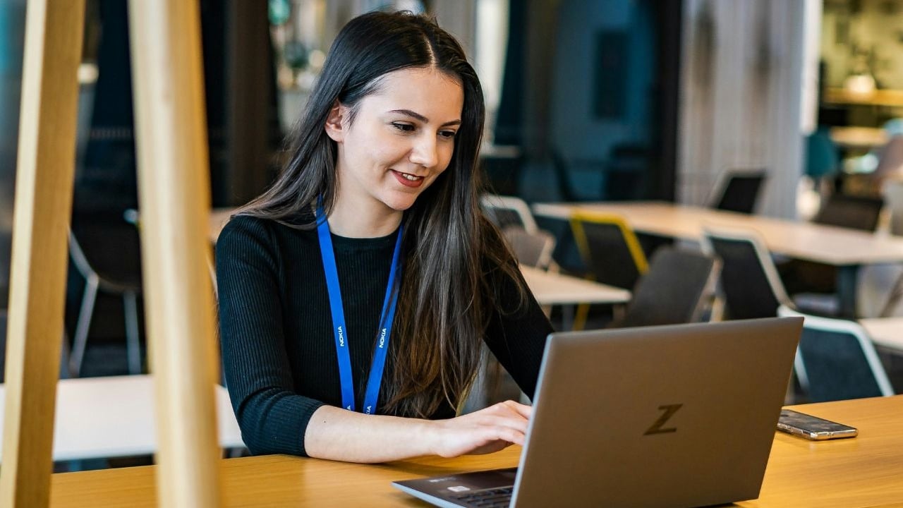 To słaby punkt pokolenia Z: są ekspertami w zakresie aplikacji, ale nie potrafią korzystać z „przestarzałej technologii”