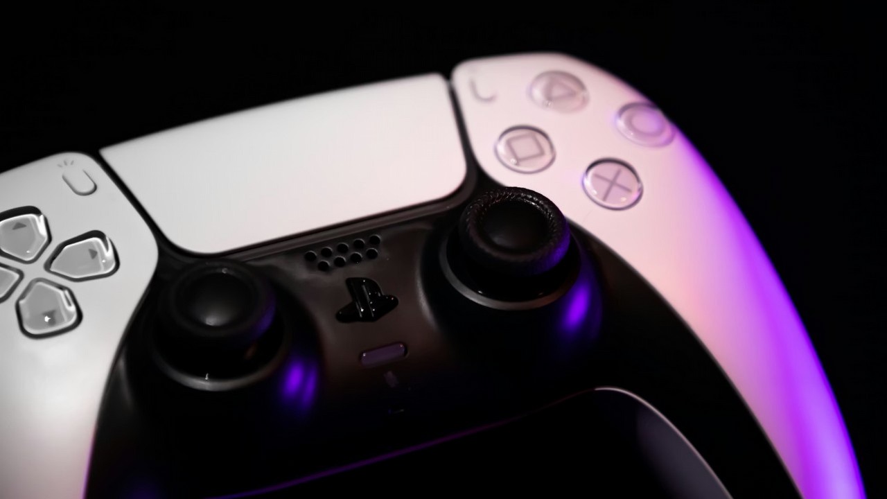 PS5 i PS4 dostały nowy update. Gracze nowej konsoli szybciej dołączą do rozgrywki znajomych, gdy Sony namawia do porzucenia starej konsoli