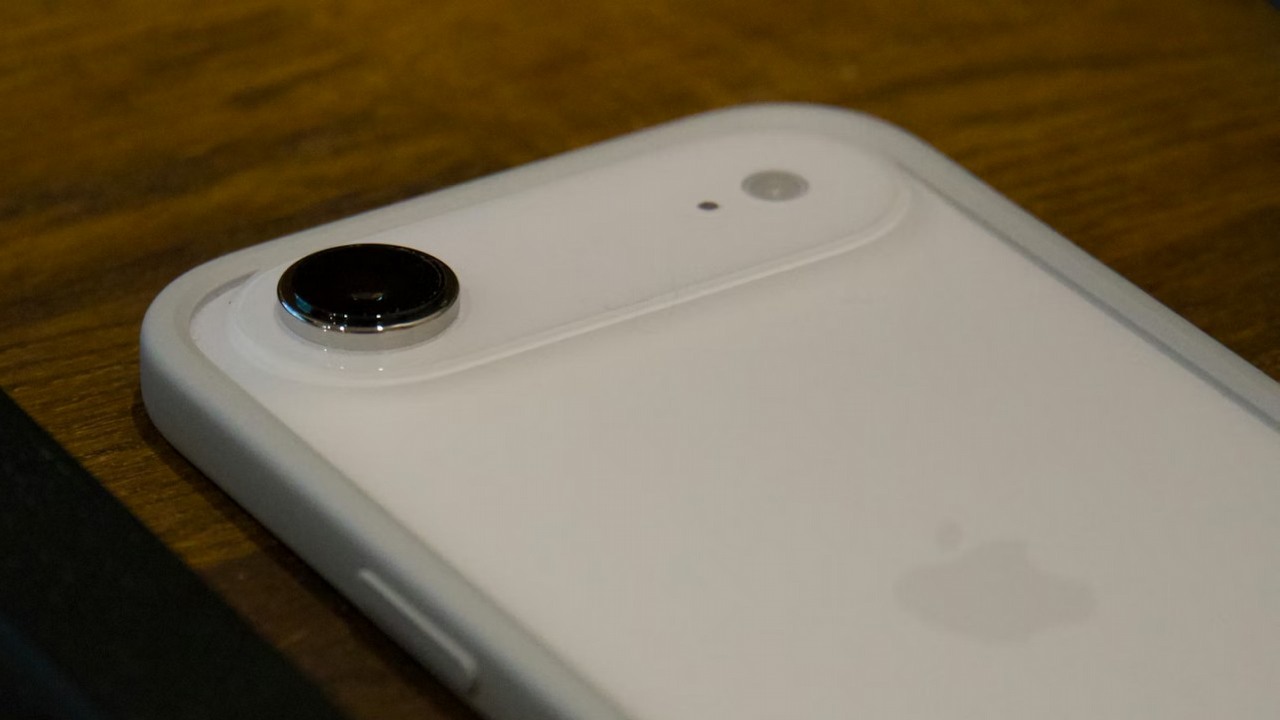 Składany iPhone otrzyma specjalne traktowanie od Apple; telefon otrzyma największa baterię w historii marki