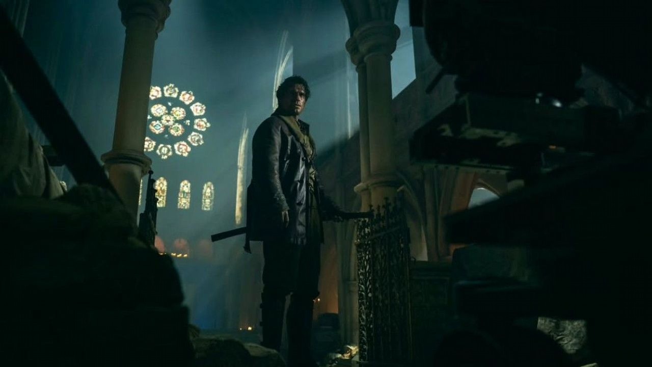 Henry Cavill i Jeremy Irons na zakulisowych zdjęciach z planu Nieśmiertelnego. Prace nad nowym widowiskiem akcji Chada Stahelskiego ruszyły pełną parą