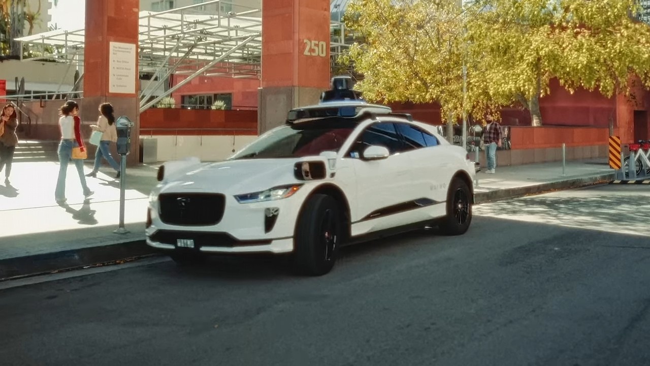 Nasz autopilot to kierowcy z Filipin, gdy pojawia się „nietypowa sytuacja” - przyznaje jedna z firm