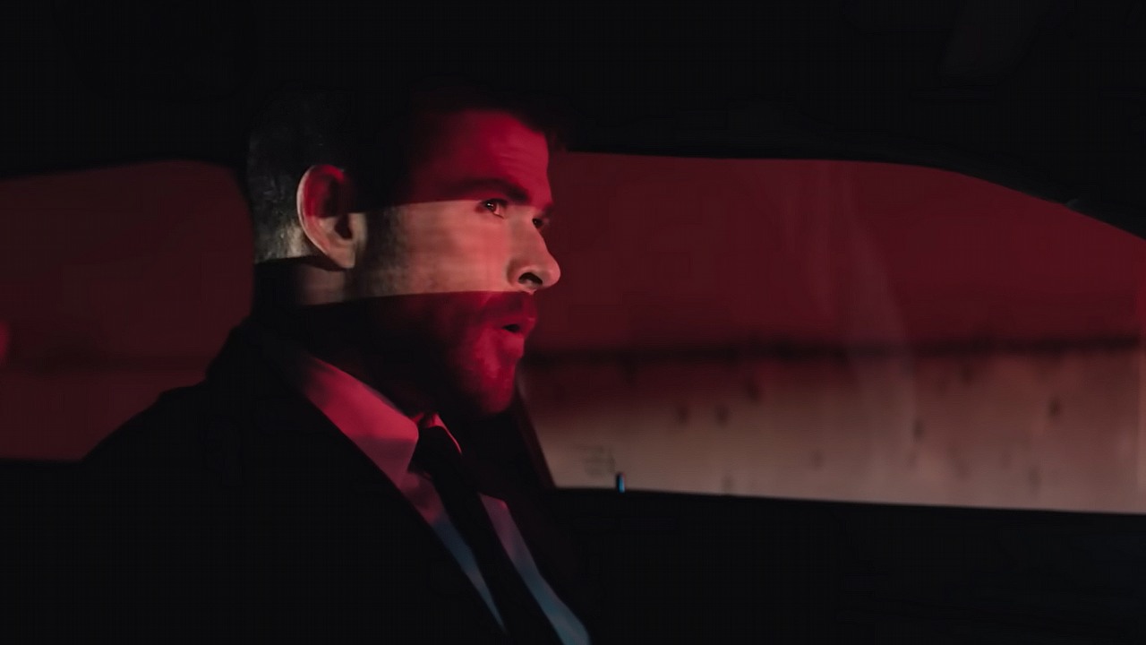 Startuje z 89% na Rotten Tomatoes. Świetnie przyjęty thriller kryminalny z Chrisem Hemsworthem jutro wchodzi do kin