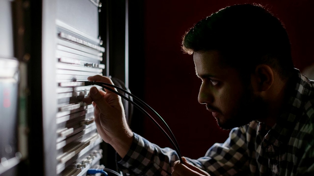 Amazon uważa, iż za błąd AI odpowiada człowiek; pracownicy wskazują, iż to nie był pierwszy przypadek