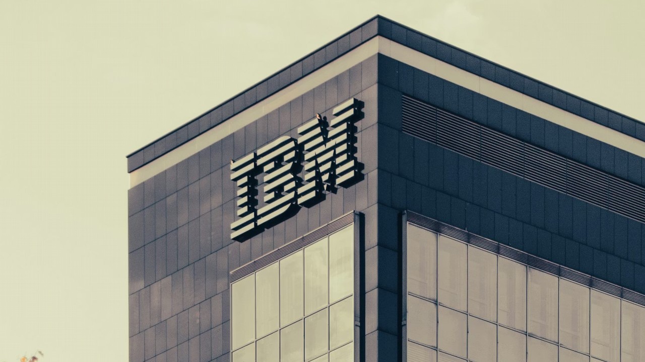 Szok na giełdzie po ogłoszeniu Anthropic. IBM straci znaczenie, jeżeli AI spełni pokładane w nim nadzieje