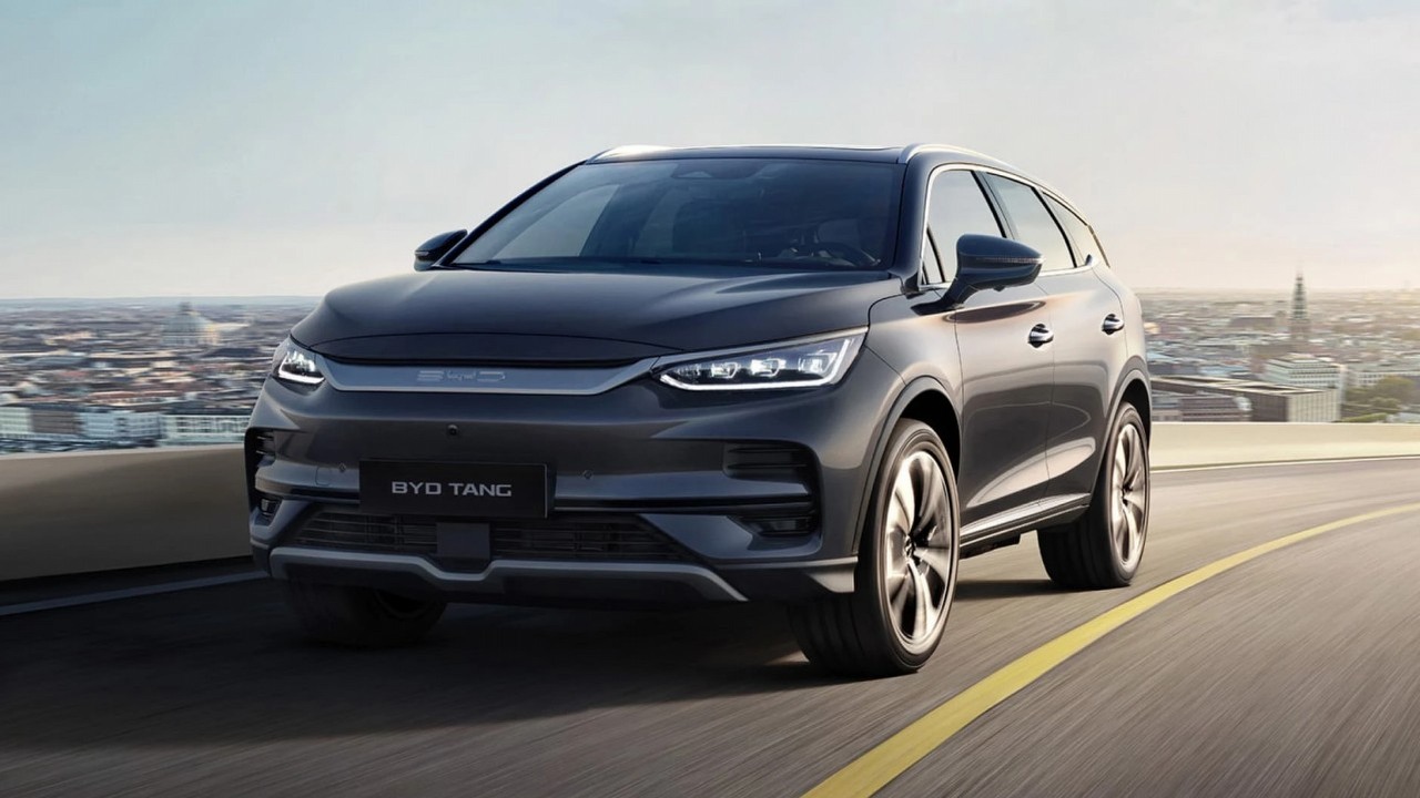 Sprzedaż BYD spadła w Chinach o 41%. Jest to wyraźny sygnał, iż w branży tej dzieje się coś znacznie poważniejszego