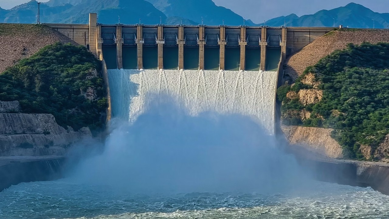 Chiny budują w Himalajach największą elektrownię wodną na świecie - co rodzi nowe pytania o układ sił w Azji