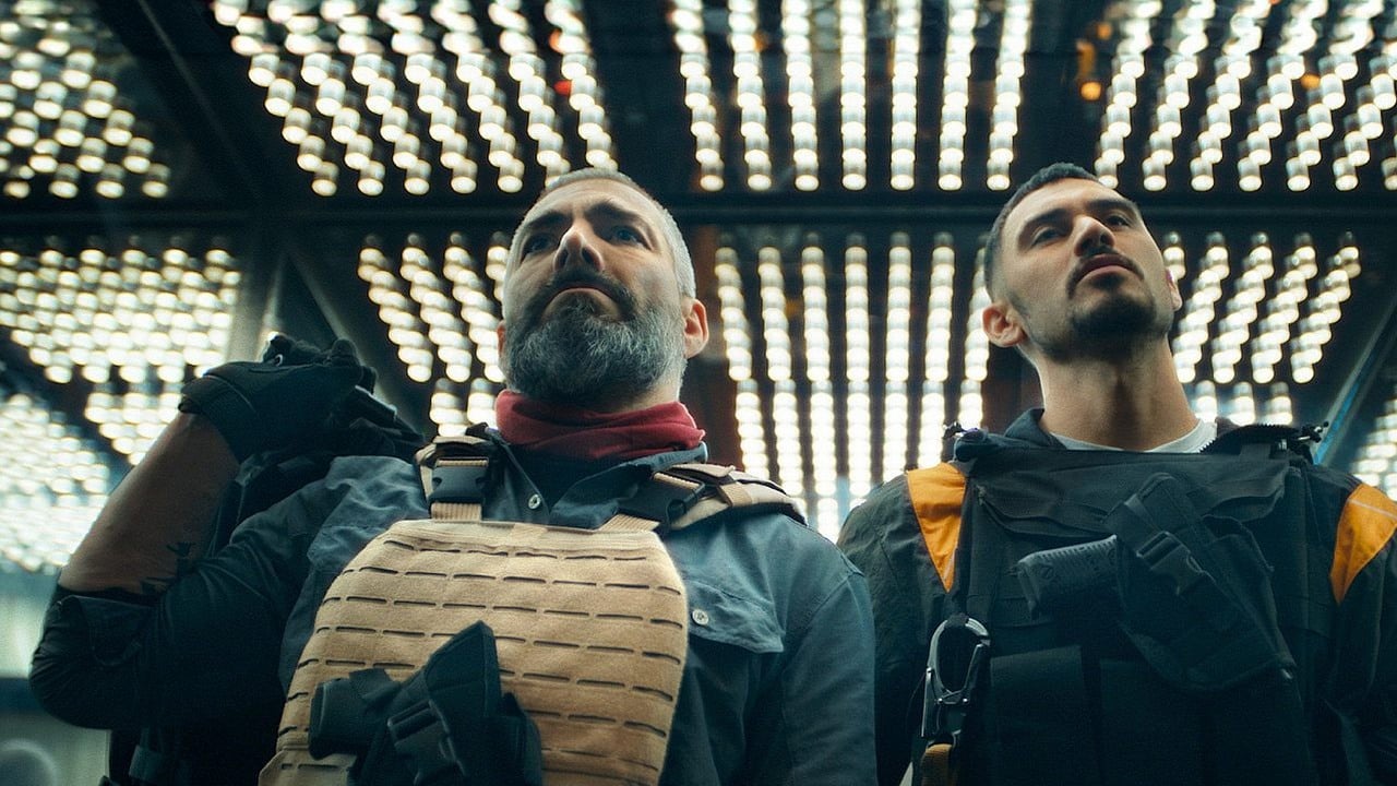 Nowy numer 1 Prime Video w Polsce: meksykański thriller akcji pokonał Marka Wahlberga i Chrisa Hemswortha