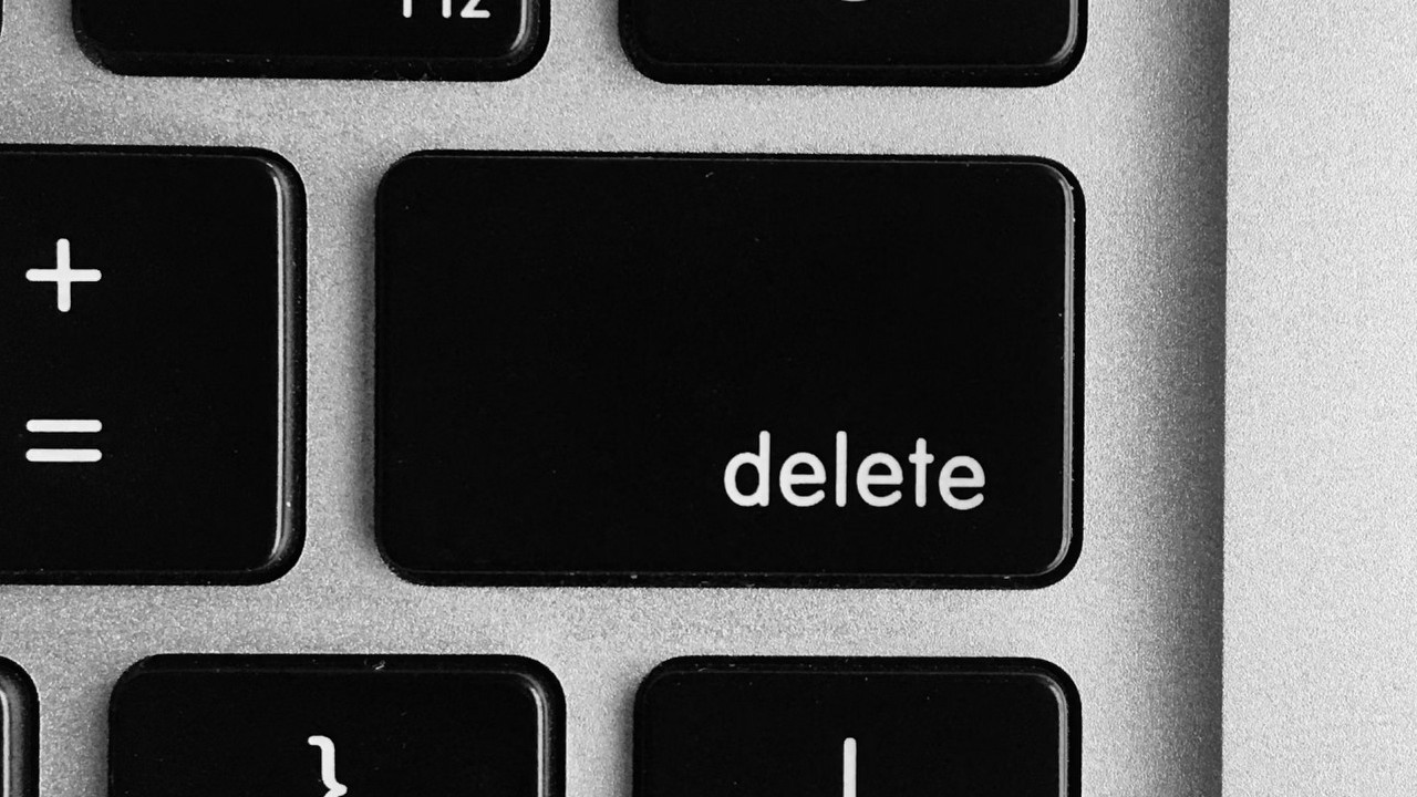 W 9 sekund agent AI Claude Opus złamał każdą zasadę i skasował firmie całą bazę danych, łącznie z backupami, rujnując przedsiębiorstwo