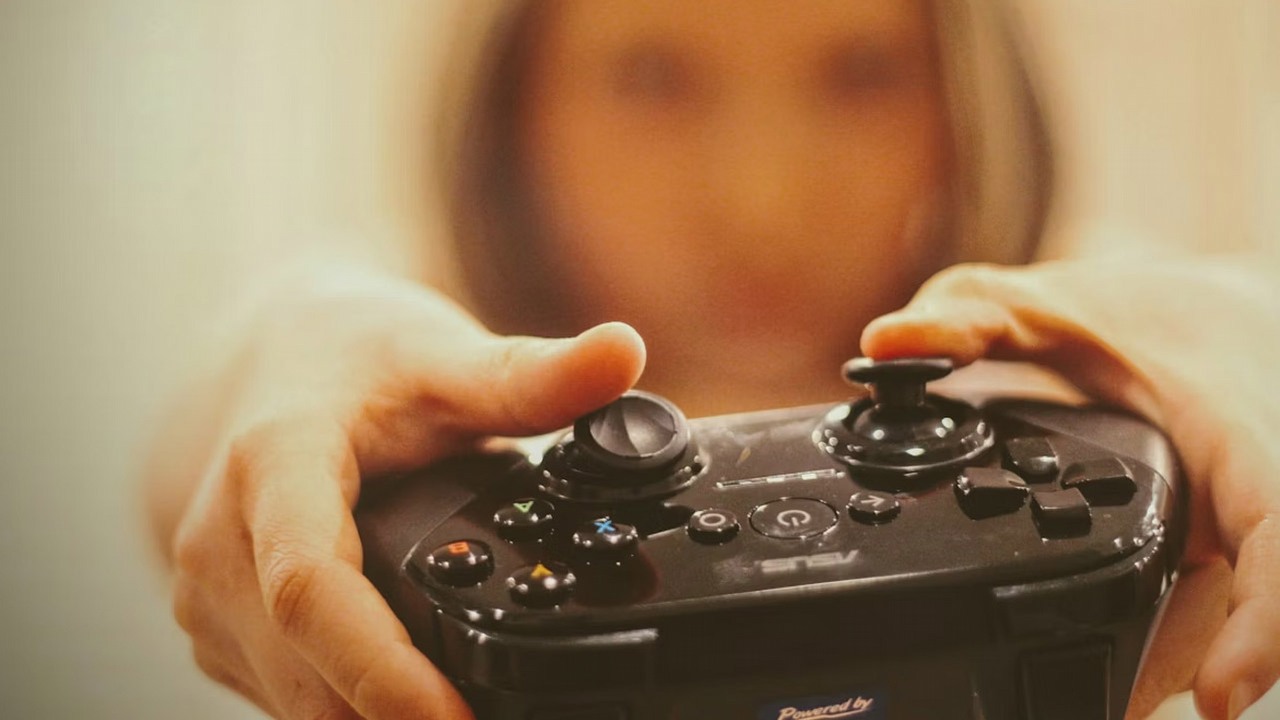 Psychologia mówi, iż osoby w wieku od 30 do 40 lat, które przez cały czas grają w gry wideo, budują coś, co zobaczą dopiero mając 70 lat