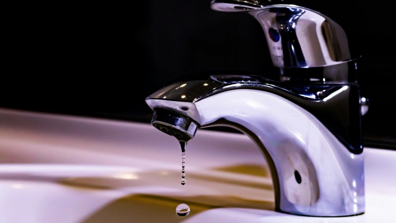 Ponad 110 milionów litrów wody przepadło, a źródłem problemu okazało się jedno z największych centrów danych
