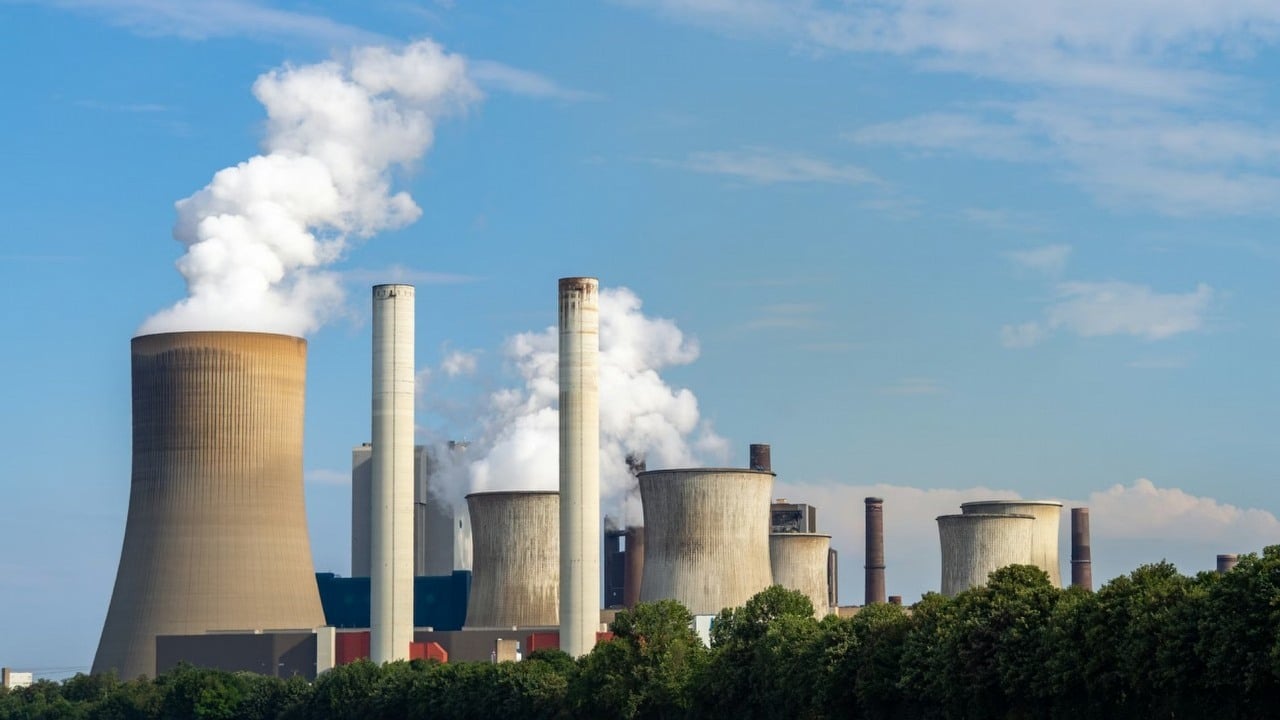 50 tysięcy ludzi bało się, iż straci prąd. Kryzys rzuca światło na to, jak AI pożera energię