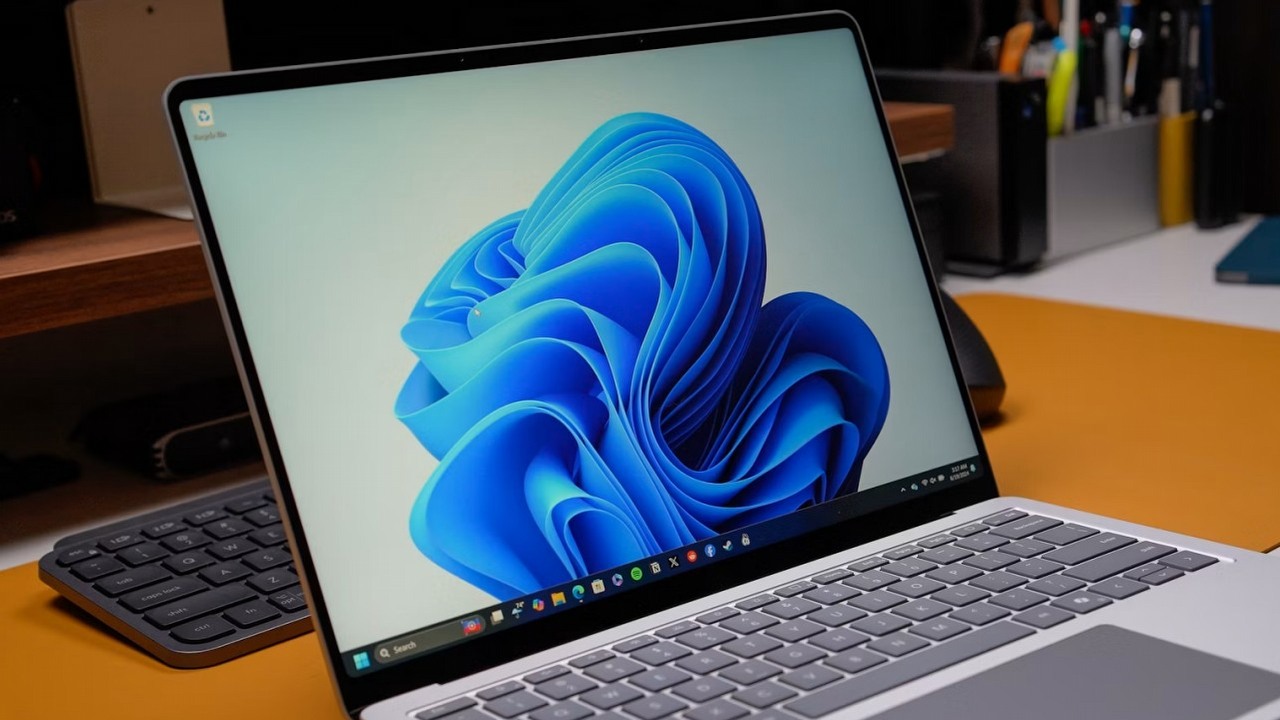 Windows 11 w końcu pozwala omijać aktualizacje: legalnie i w nieskończoność. Naprawiono też choćby 570 błędów