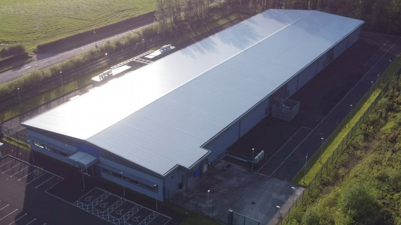 Aż 70% obywateli mówi „nie”, ale rząd USA i tak ma potężną broń. Nowy raport obnaża kulisy budowy centrów danych AI