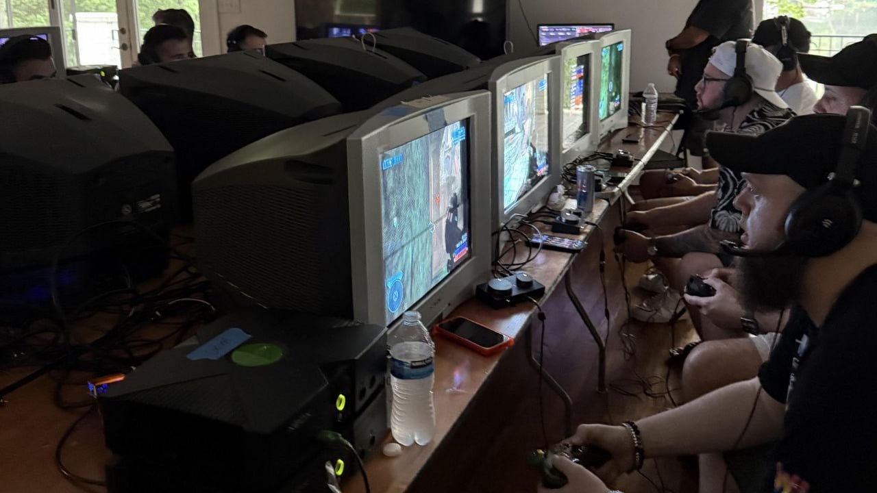 Co roku organizują LAN-party i grają jak ponad 20 lat temu. Monitory CRT, stare gry i przekąski wzbudziły nostalgię w graczach