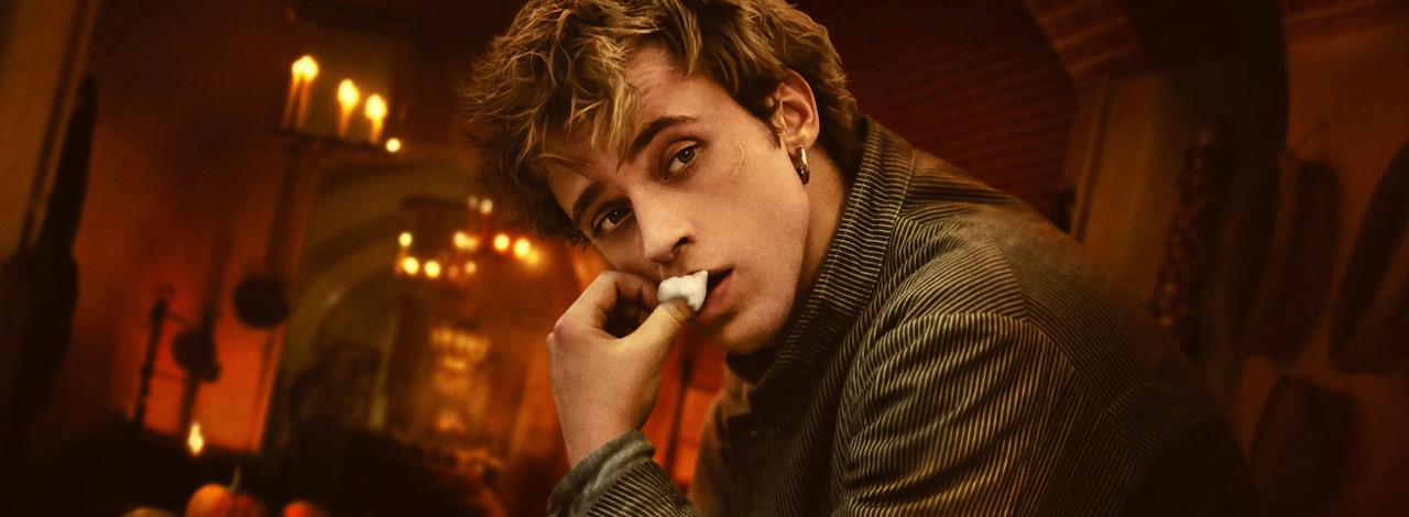 Apple TV Plus ma nowy hit? W streamingu ukazał się „grzesznie zabawny, choćby gdy staje się coraz bardziej niedorzeczny” serial biograficzny z wynikiem 100% na Rotten Tomatoes