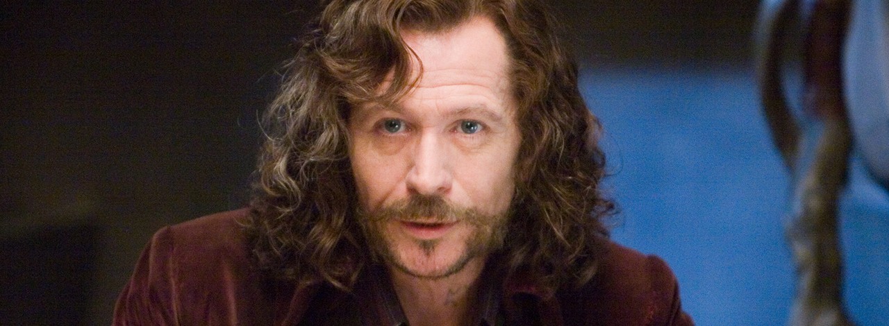 Fani Harry'ego Pottera od lat wyobrażają go sobie jako Syriusza Blacka, ale czy mógłby zagrać go w serialu od HBO Max? Aktor o powiązaniach z postacią