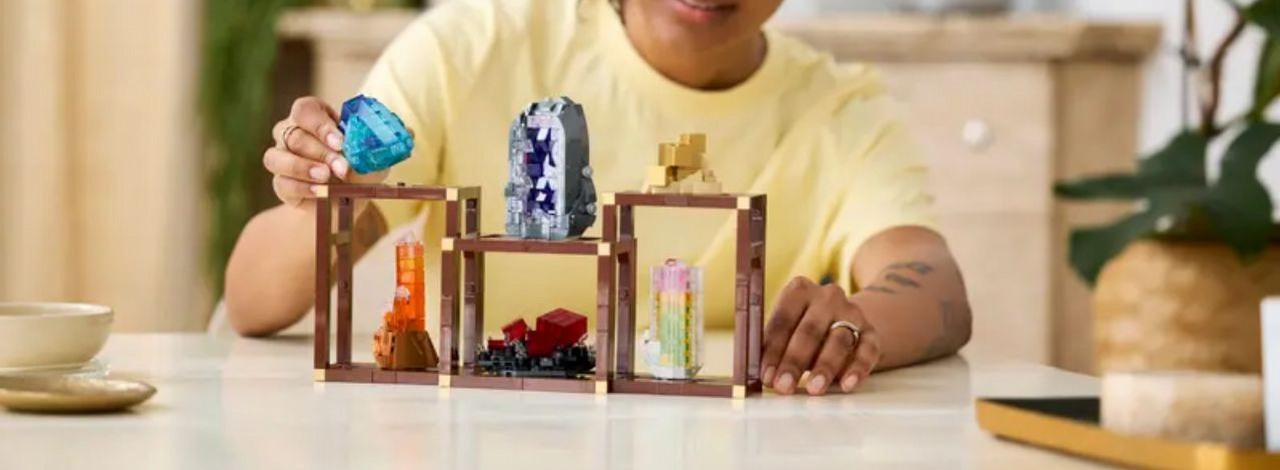 LEGO przełamuje przyzwyczajenia z nowym zestawem. Oprócz roślin i architektury, na półce postawimy teraz także minerały z klocków